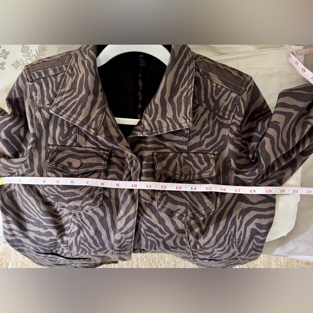 White House Black Market Women's Outline Zebra Chocolate Snap Jacket 12P - Picture 9 of 13